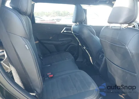 2024 Mitsubishi Outlander Se 2.5 2Wd/Se Black Edition S-Awc/Se Black Edition W/Pano Roof S-Awc z USA, uszkodzony, nr VIN JA4J3VA88RZ054582